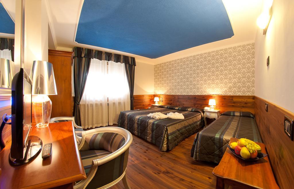 Hotel Cles Rum bild