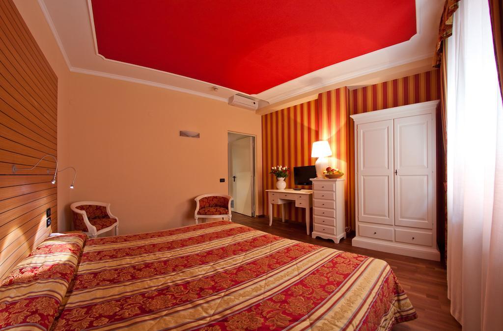 Hotel Cles Rum bild