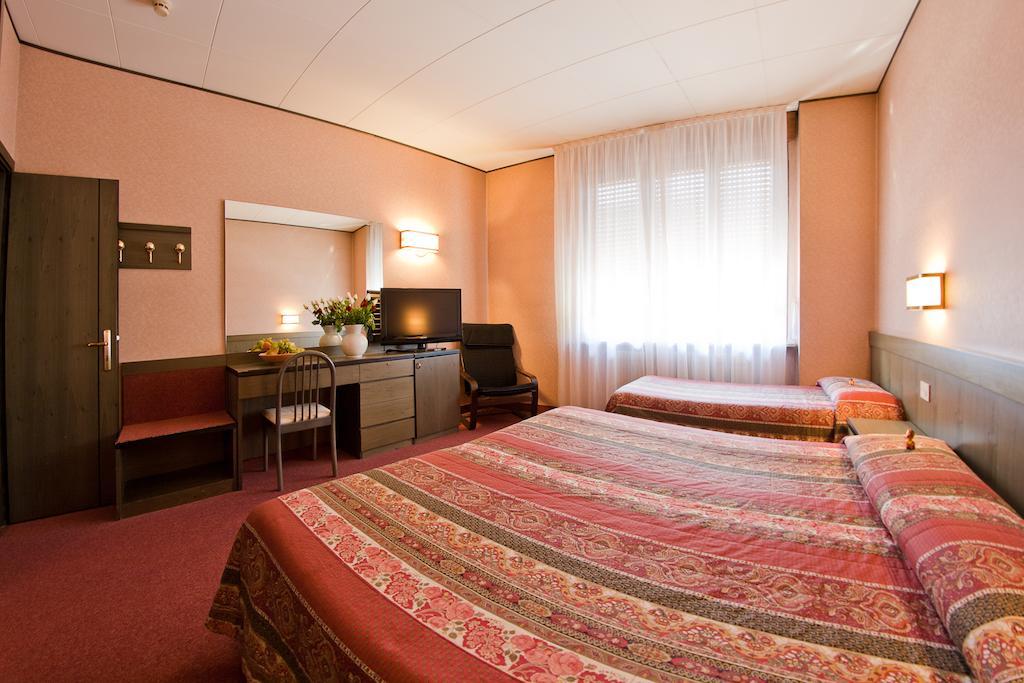 Hotel Cles Exteriör bild